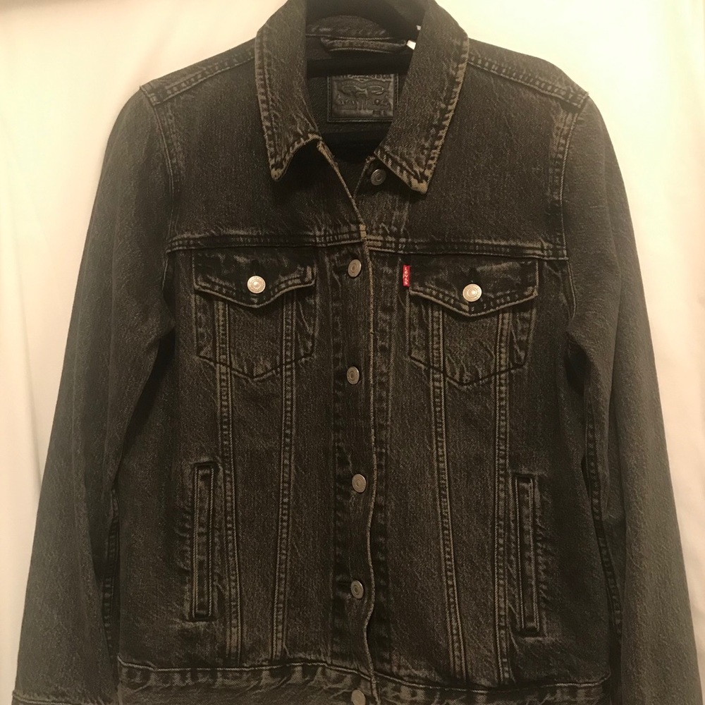 Levi’s women’s ex-boyfriend trucker jacket
